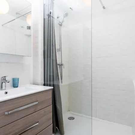 شقة Balconyparking Space Near Train Station ليل