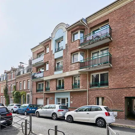 Balconyparking Space Near Train Station * Lille